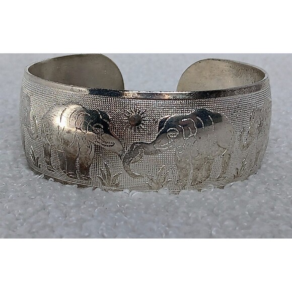 Vintage Silvertone Elephant Cuff Bracelet 7.5 in - Picture 10 of 12